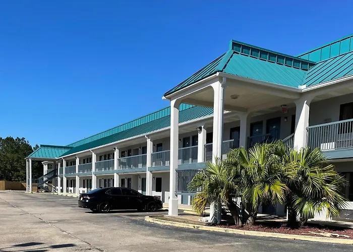 Baymont By Wyndham Biloxi - Ocean Springs Motel