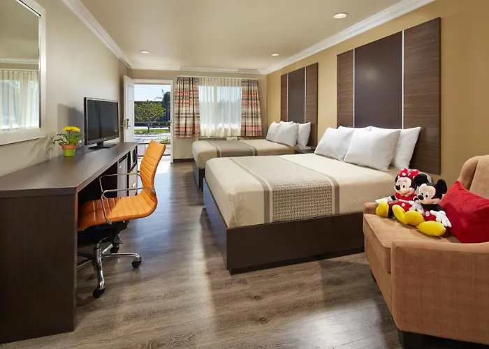 Eden Roc Inn & Suites Near The Maingate Anaheim