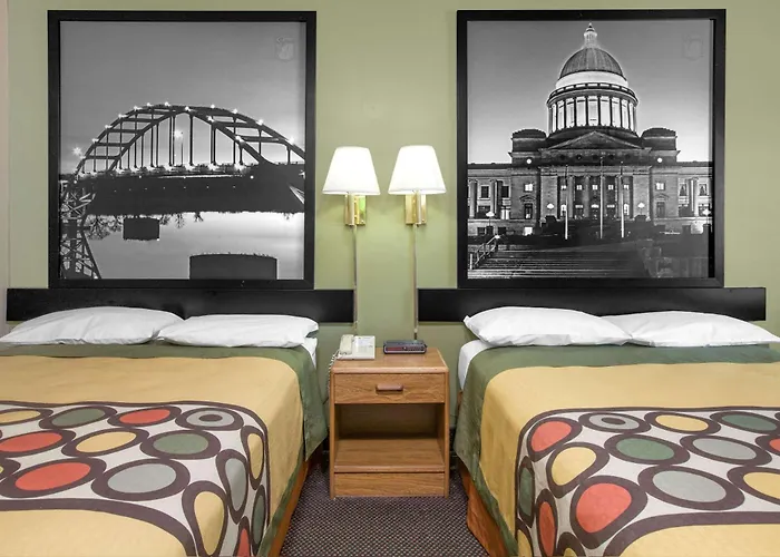 Super 8 By Wyndham Clarksville Ar