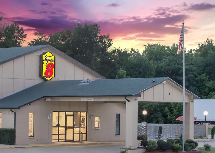 Super 8 By Wyndham Clarksville Ar
