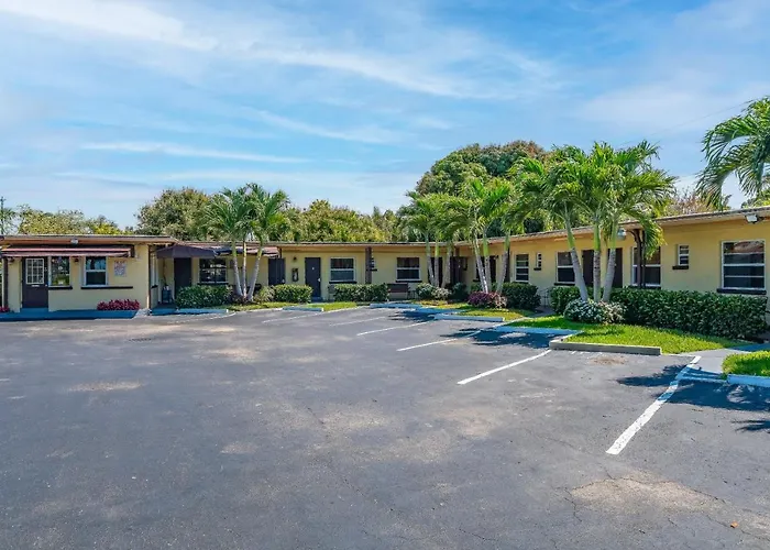 Tamiami Motel Naples