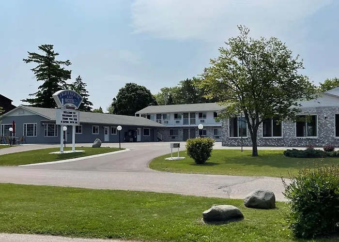 Lighthouse View Motel Mackinaw City