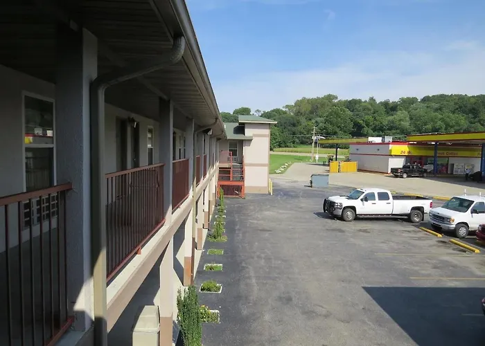 First Western Inn Caseyville