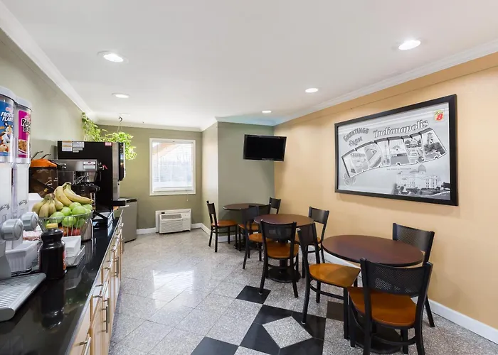 Super 8 By Wyndham Indianapolis-Southport Rd Motel