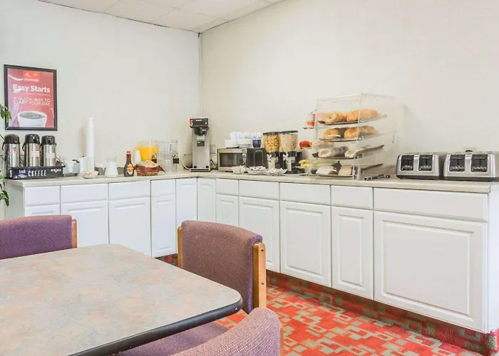Econo Lodge Stewart International Airport New Windsor