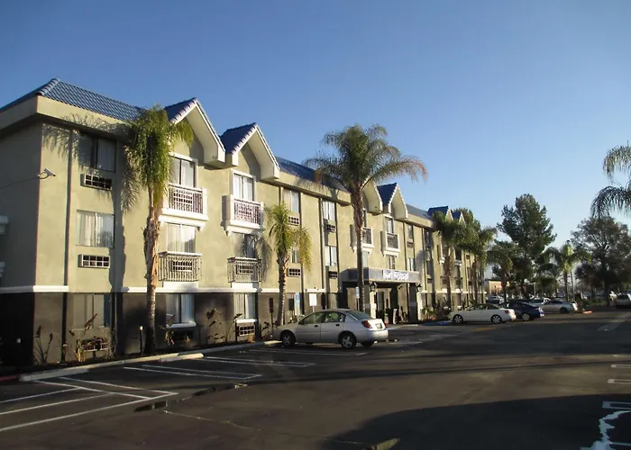 Best Western Plus Diamond Valley Inn Hemet