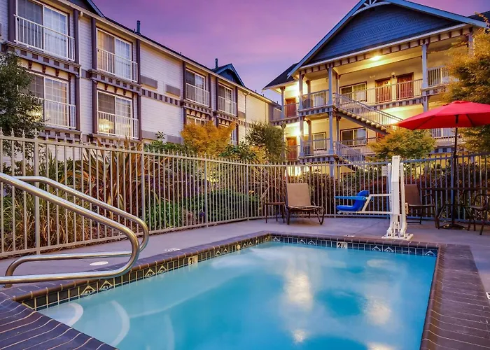 Best Western Plus Bayshore Inn Eureka