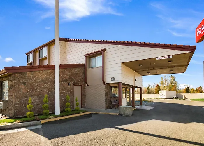Ramada By Wyndham Medford Airport North Motel