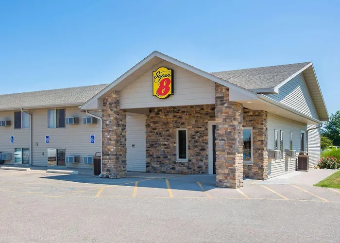 Super 8 By Wyndham Kearney Motel