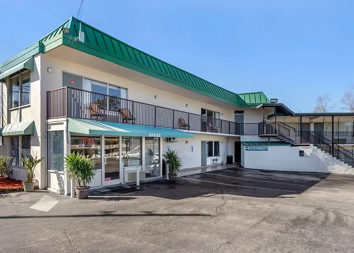 Econo Lodge Conway Central