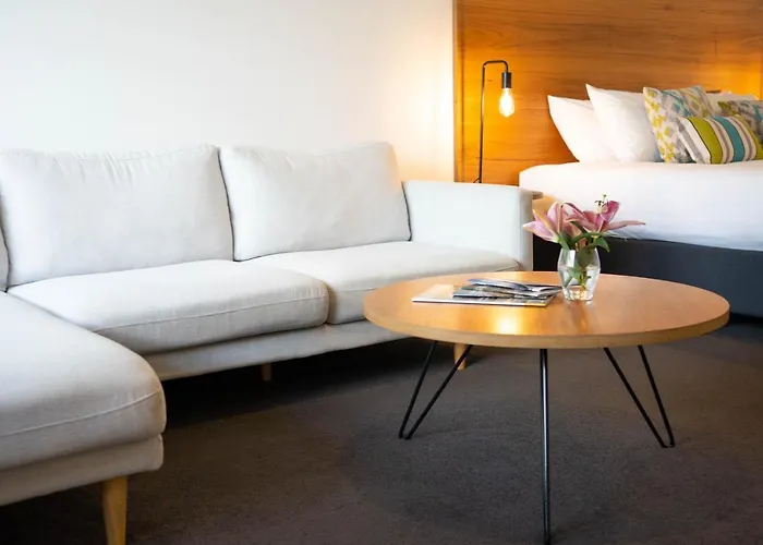 Bright Colonial Motel