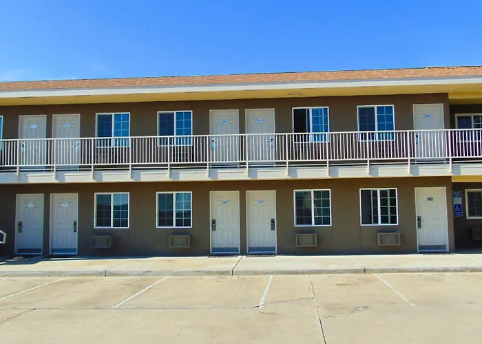 Corcoran Country Inn