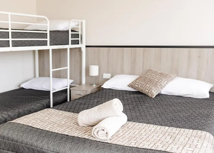 Starline Motor Inn Miles