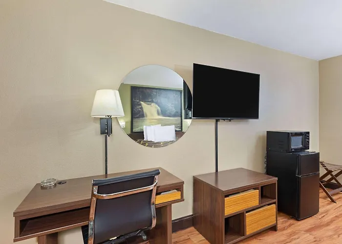 Super 8 By Wyndham Kingsport Motel