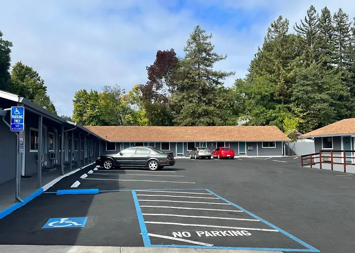 Pine Cone Motel Willits