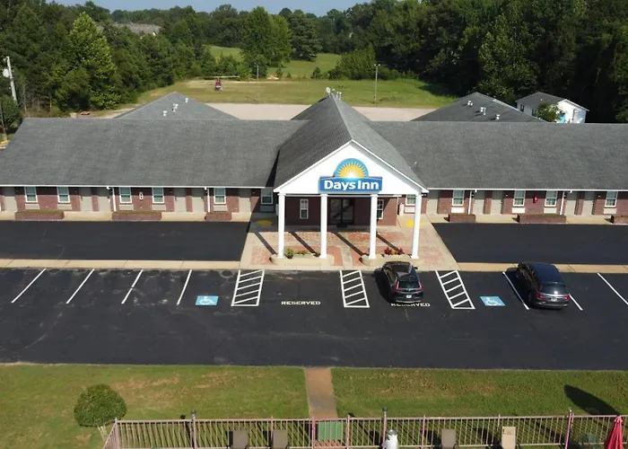 Days Inn By Wyndham Savannah