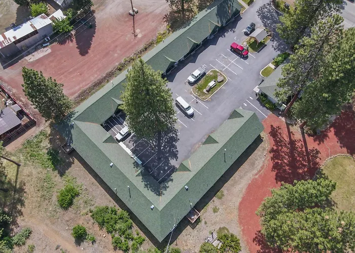 Green Gables Motel & Suites Burney