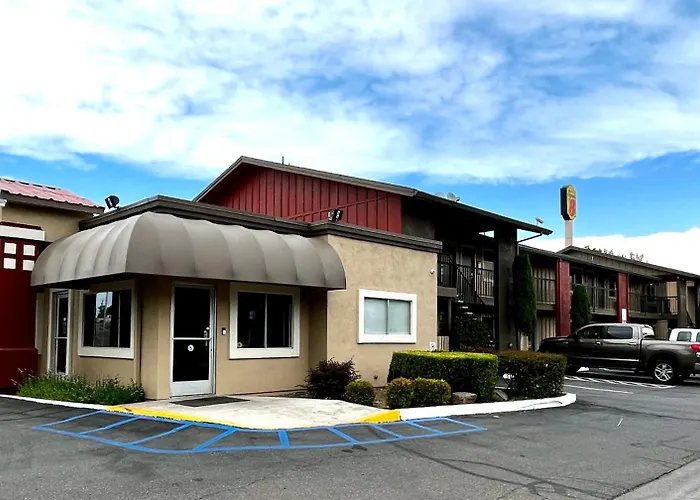 Super 8 By Wyndham Red Bluff Motel