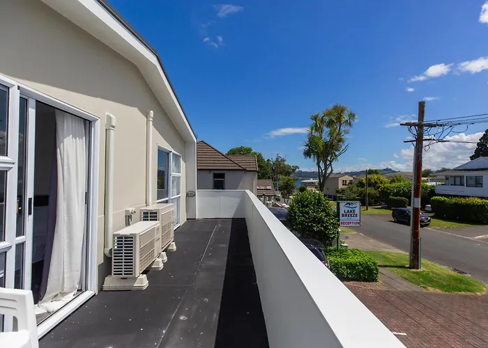 Lake Breeze Motel Taupo