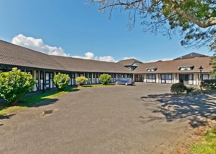 Oakwood Manor Motor Lodge Auckland