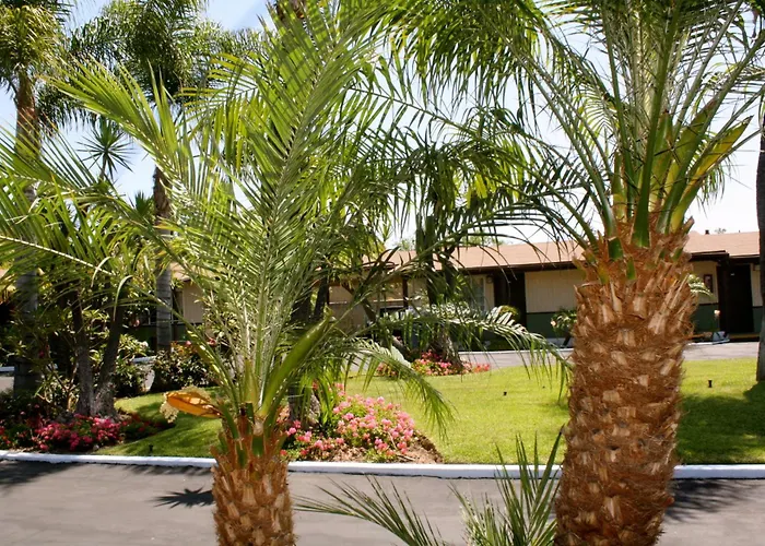 Palm Tropics Motel Glendora