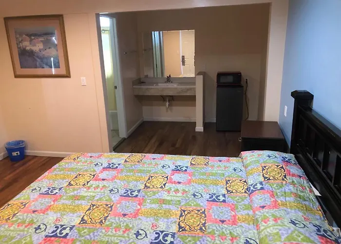 Star Motel Norwalk