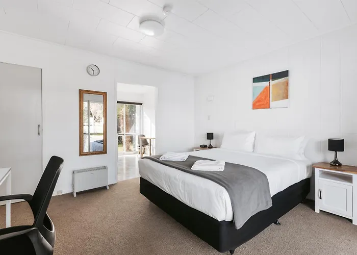 Roselands Motel Tauranga