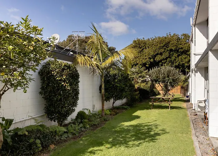 Roselands Motel Tauranga