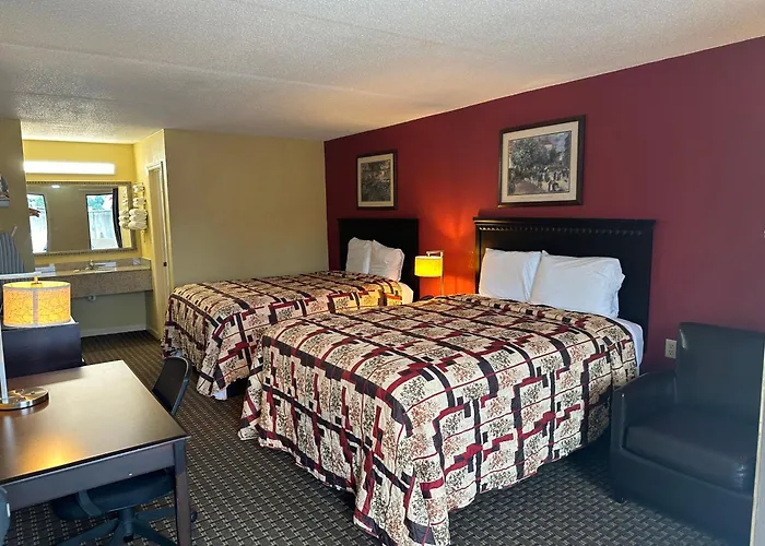Royal Inn - Anniston