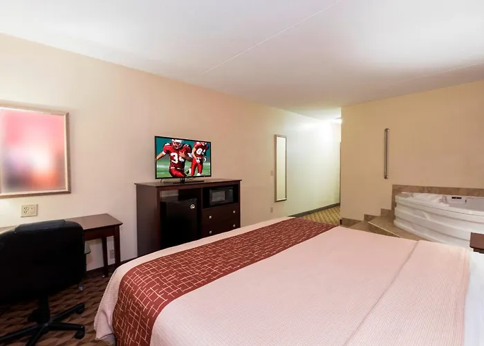 Red Roof Inn & Suites Cincinnati North-Mason
