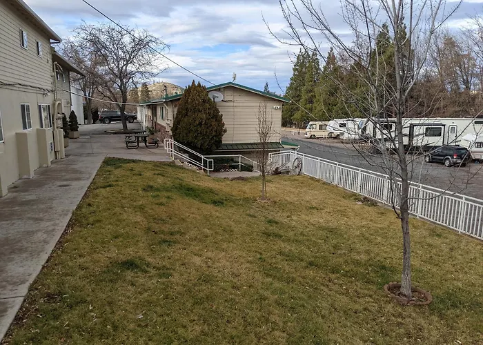 Hi-Lo Motel, Cafe And Rv Park Mount Shasta Area Weed