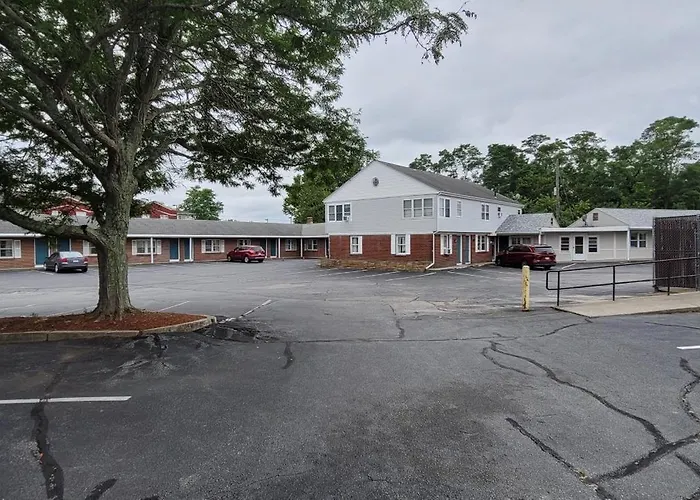 Town & Country Inn Seekonk