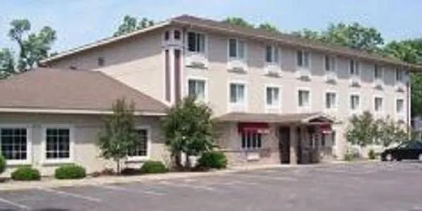 Budget Host Inn & Suites North Branch