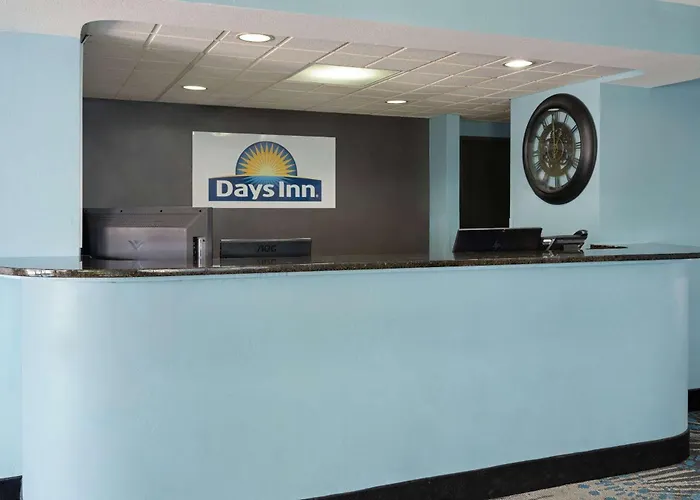 Days Inn By Wyndham Neenah