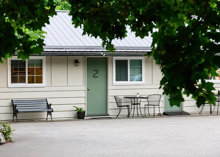 Barefoot Villas And Retreat Christina Lake