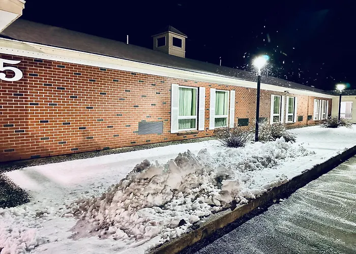 Ivey'S Motor Lodge Houlton