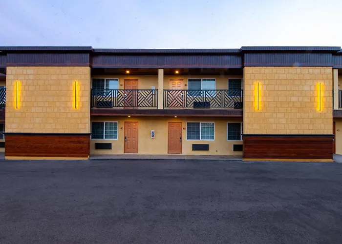 Colonial Palace Inn Downey