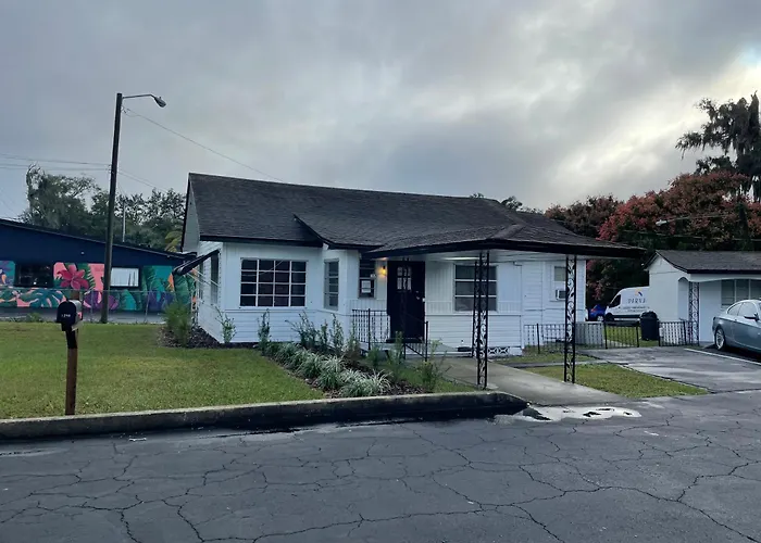 Deland Motel