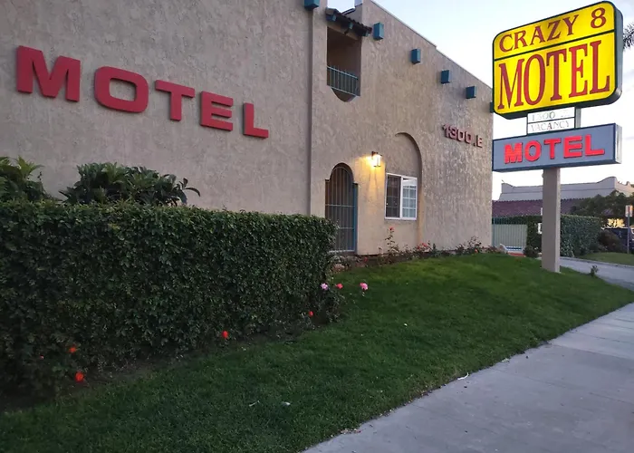 Crzy 8 Motel Orange