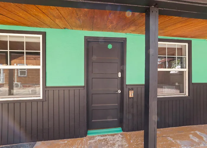 Atomic Short-Term Rentals Moab