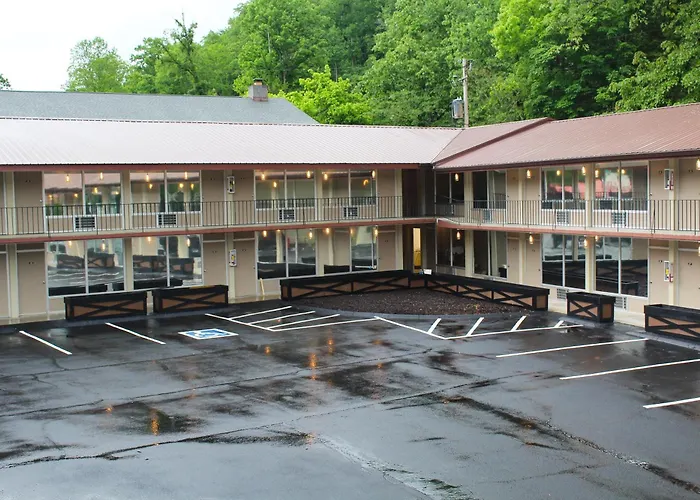 Sleepy Bear Motel Gatlinburg