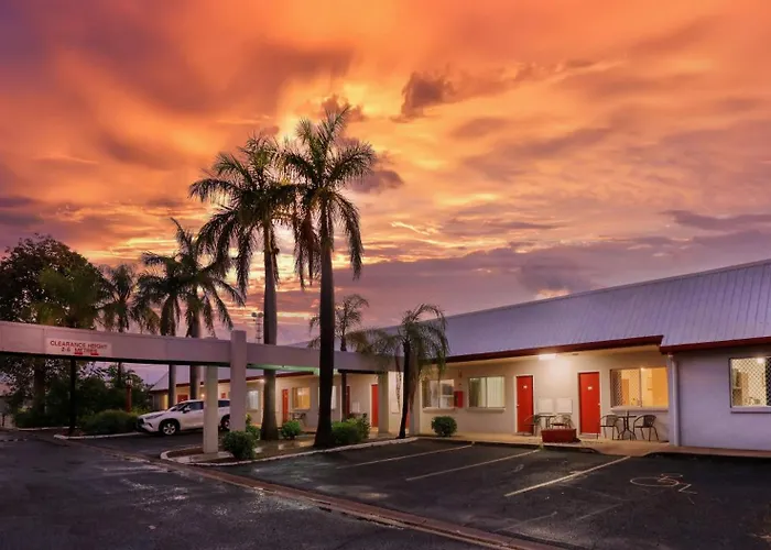 Emerald Central Hotel Official