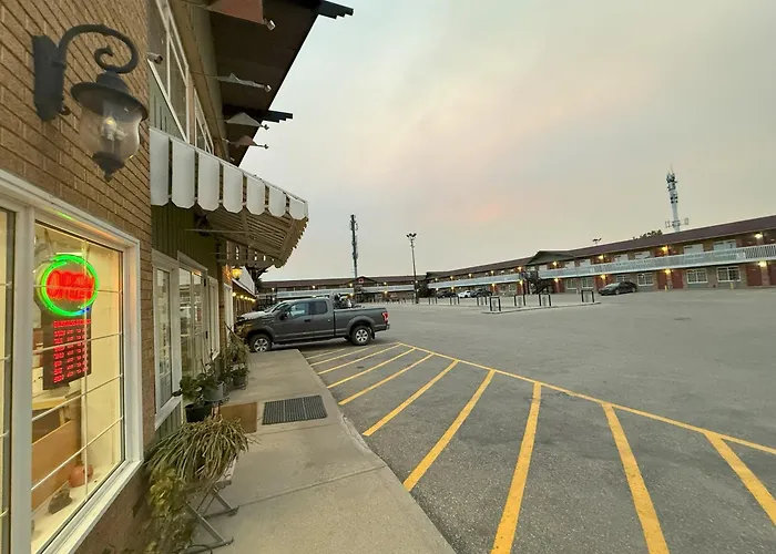 Silver Crest Lodge Grande Prairie