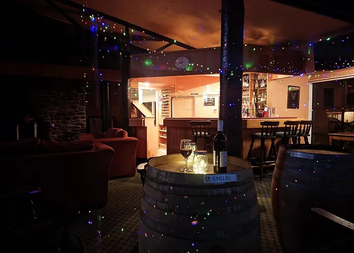 The Village Inn Hotel Te Anau