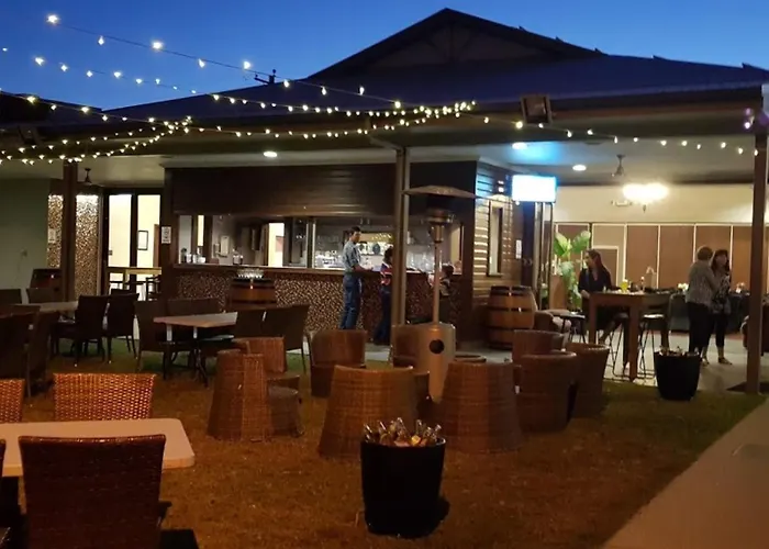 Merinda Village Hotel - Country Pub Stay - Just Off Bruce Highway Bowen