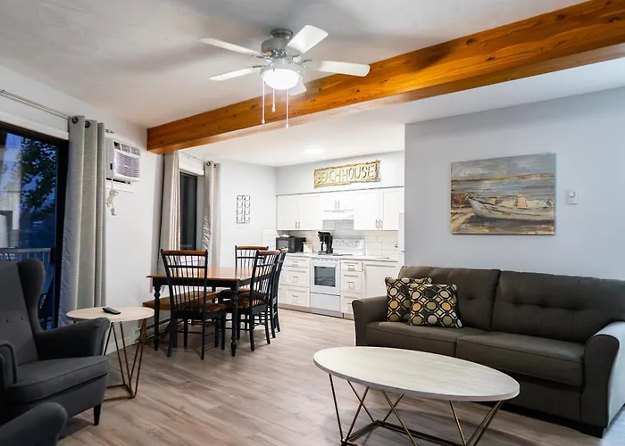 Poplars Motel On The Lake Osoyoos