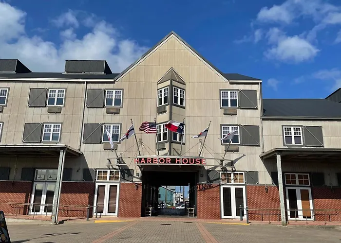 Harbor House Hotel And Marina At Pier 21 Galveston