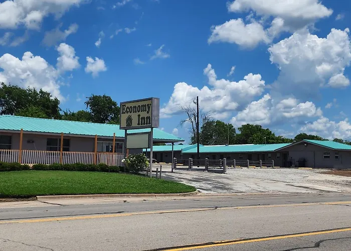 Economy Inn Bonham