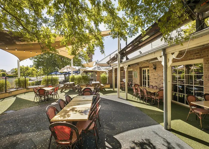 Nightcap At Macquarie Inn Dubbo