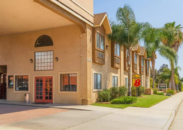 Super 8 By Wyndham Bakersfield South Ca Motel